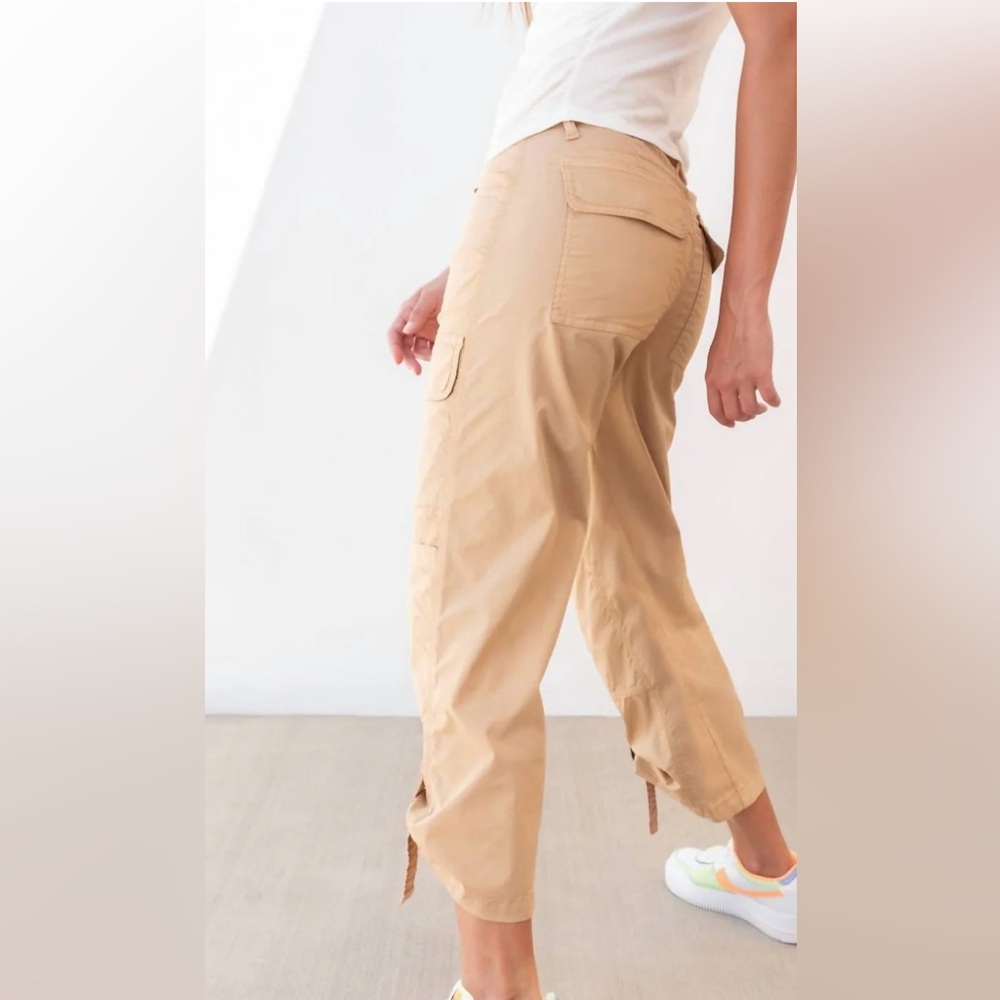 Sanctuary Women’s Beige Cali-Cargo Standard Rise Pants, Size 26 - Picture 2 of 13